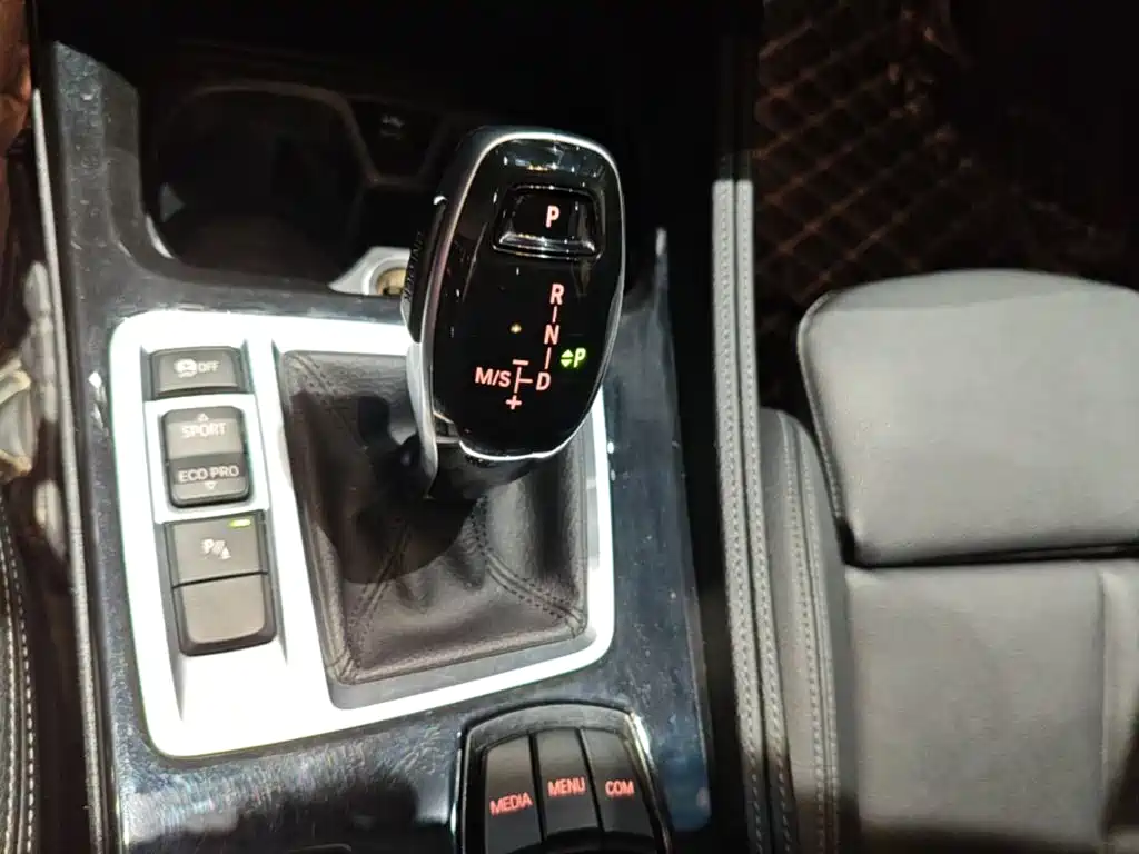 BMW 1 Series 2020 — фото 14
