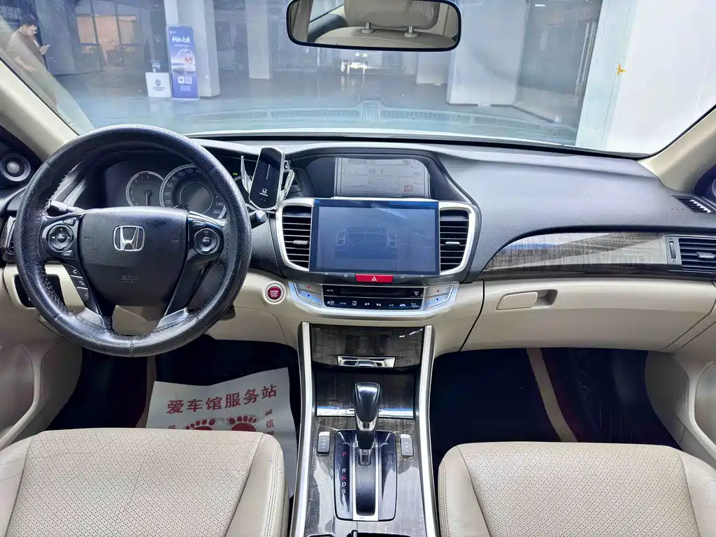 Honda Accord 2014 — фото 11