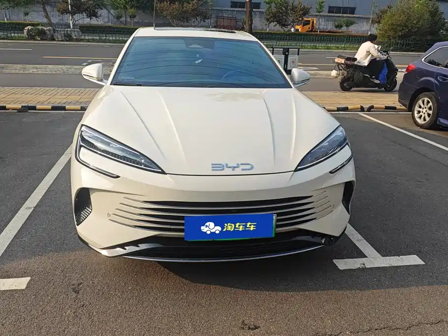 BYD Seal 07 DM-i 2025 — фото 2