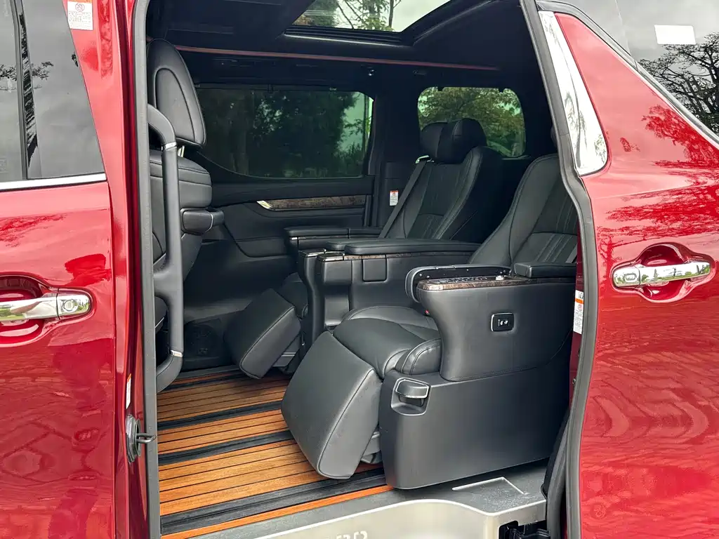 Toyota Alphard 2020 — фото 9