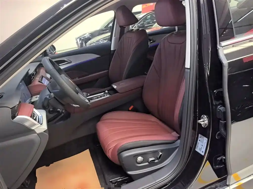 Hongqi H5 PHEV 2026 — фото 15