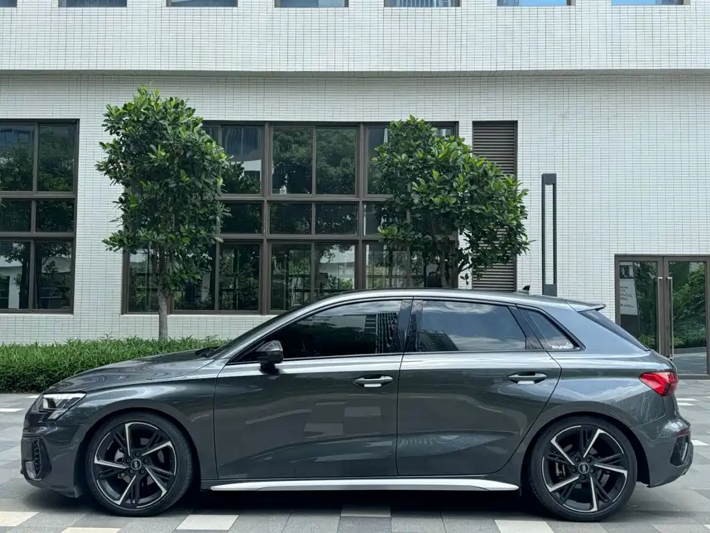Audi A3 2023 — фото 4
