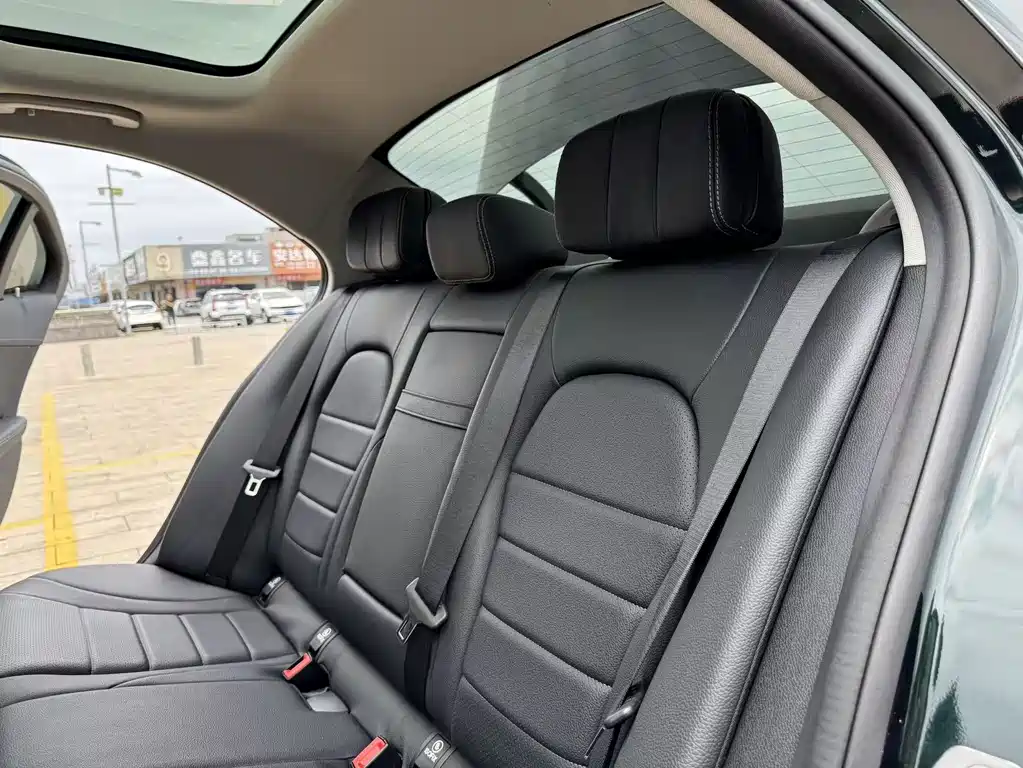 Mercedes-Benz C-Class 2019 — фото 17