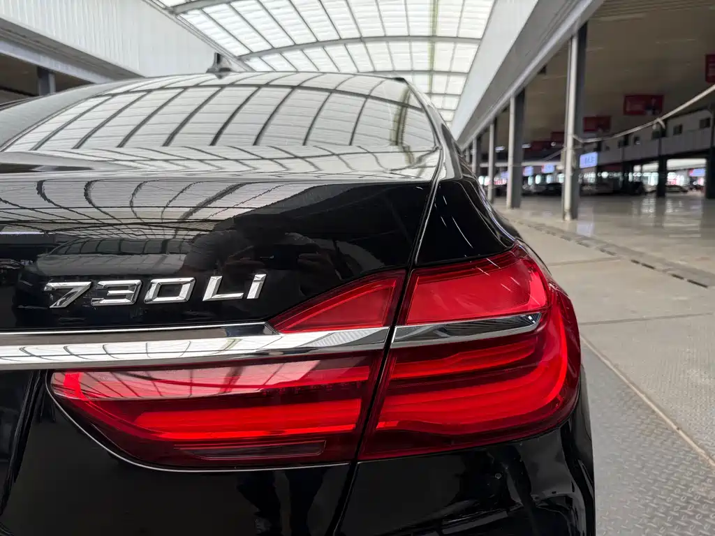 BMW 7 Series 2019 — фото 27
