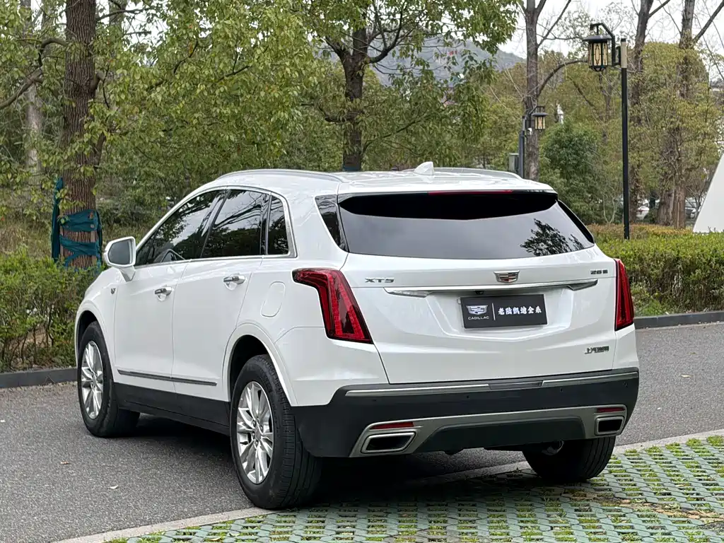 Cadillac XT5 2022 — фото 8