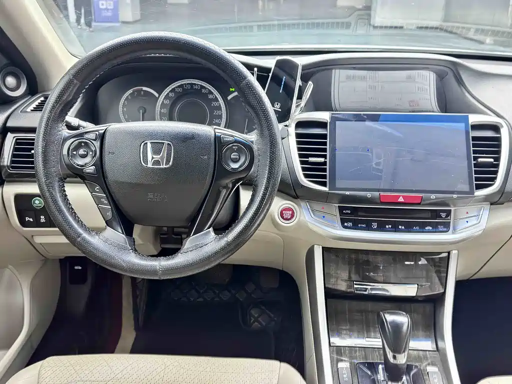 Honda Accord 2014 — фото 10