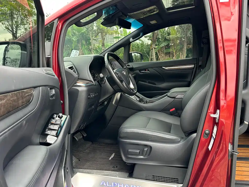 Toyota Alphard 2020 — фото 10