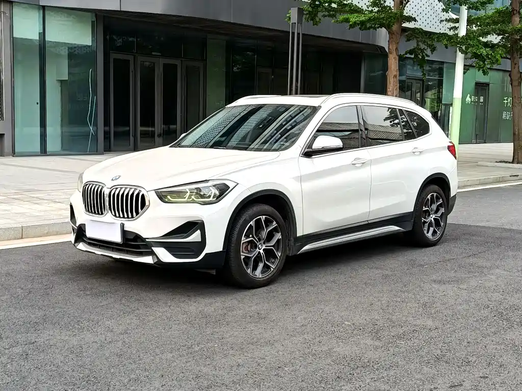 BMW X1 2022 — фото 1