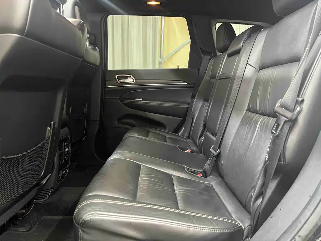Jeep Grand Cherokee 2015 — фото 21