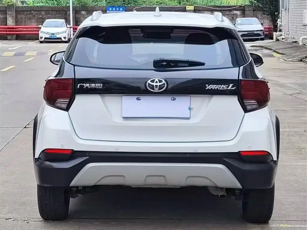 Toyota Yaris L 2021 — фото 8