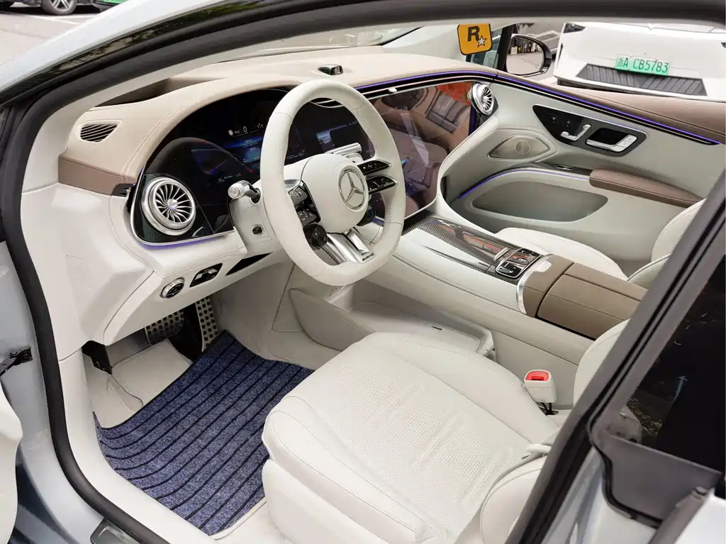 Mercedes-Benz EQS AMG 2024 — фото 11