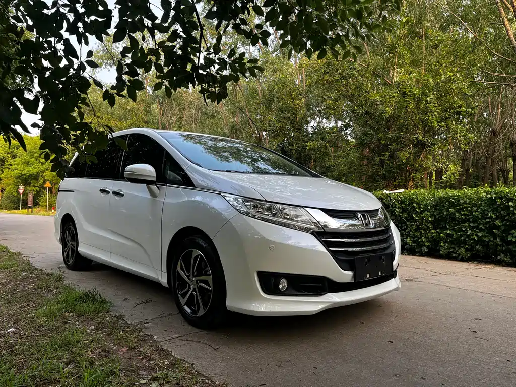 Honda Odyssey 2017 — фото 2