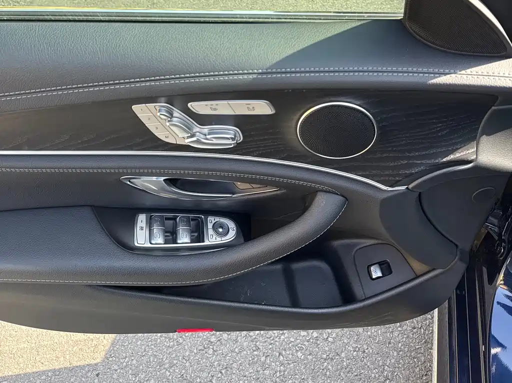 Mercedes-Benz E-Class 2018 — фото 20