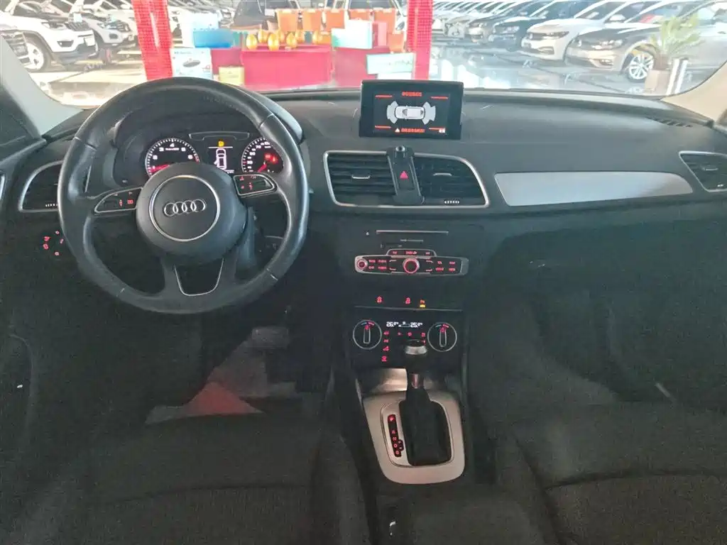 Audi Q3 2018 — фото 14
