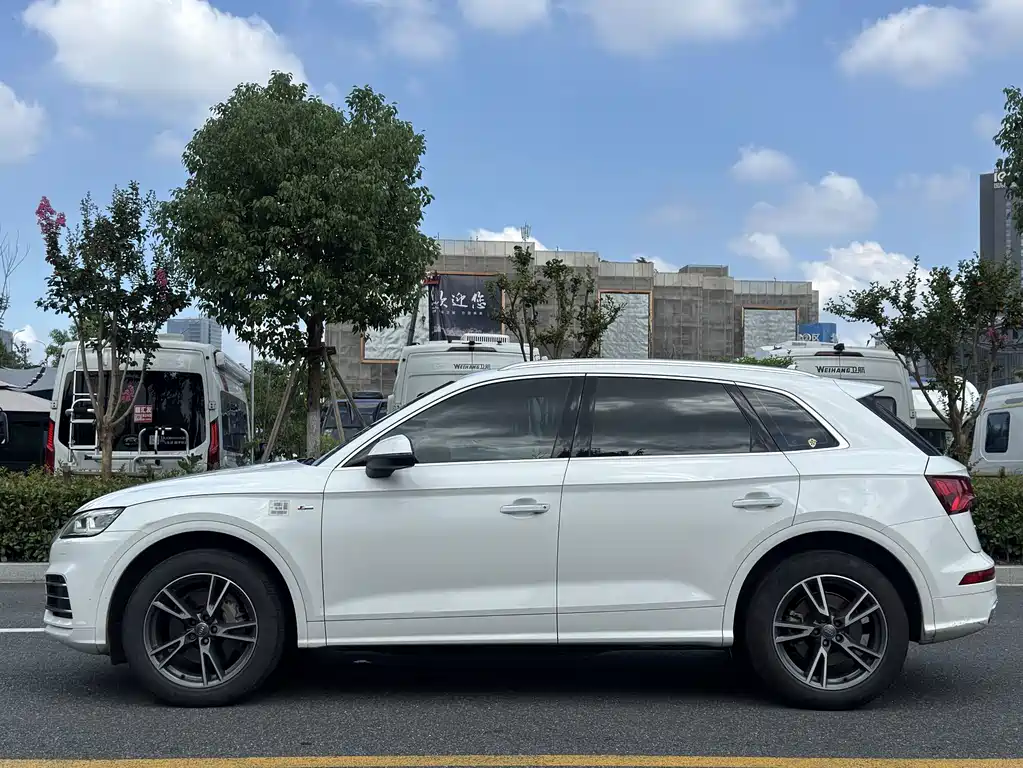 Audi Q5L 2019 — фото 4