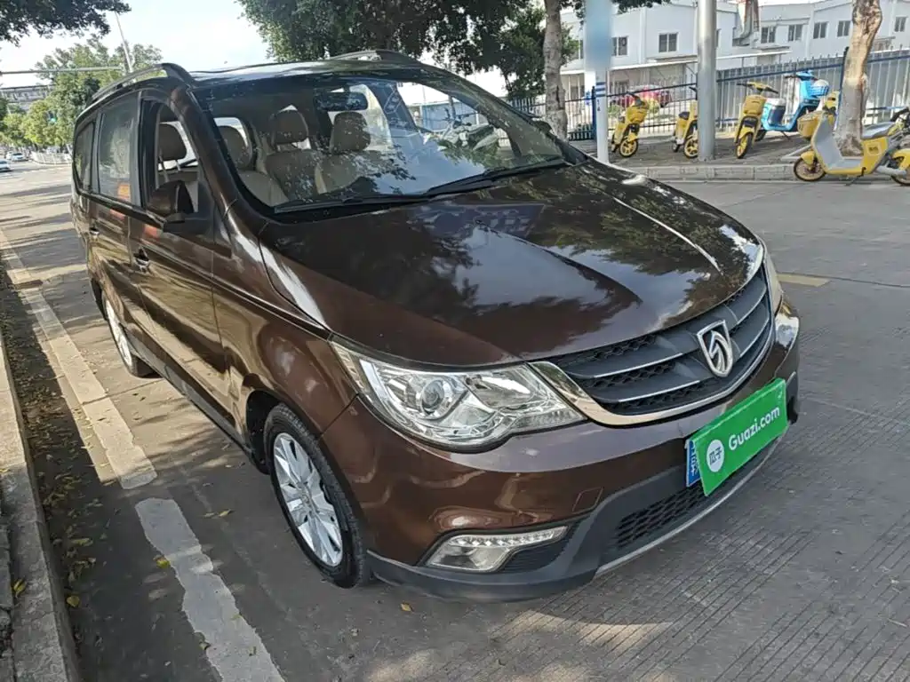 Baojun 730 2015