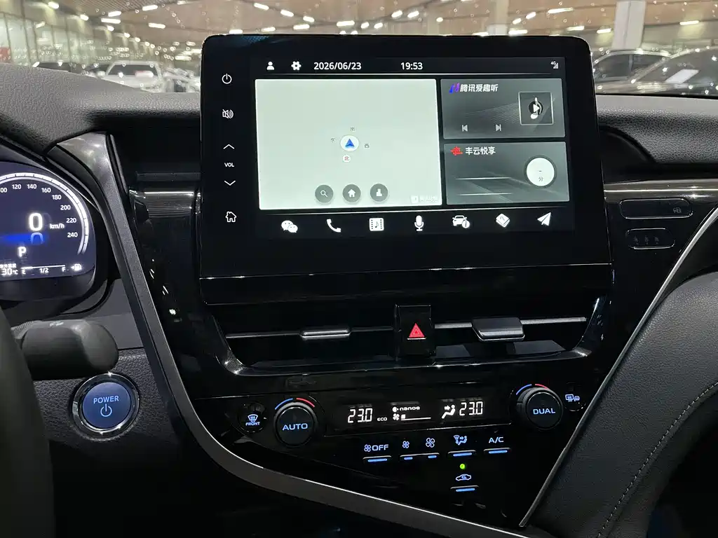 Toyota Camry 2022 — фото 12