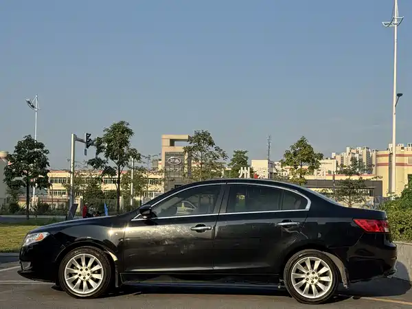 GAC Trumpchi GA5 2012