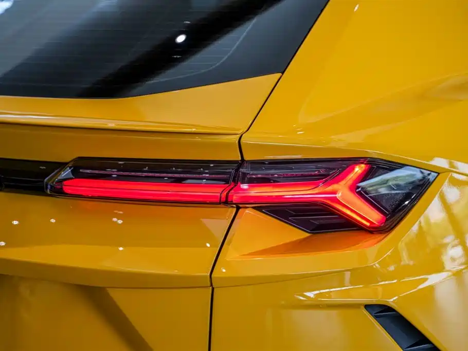 Lamborghini Urus 2023 — фото 18