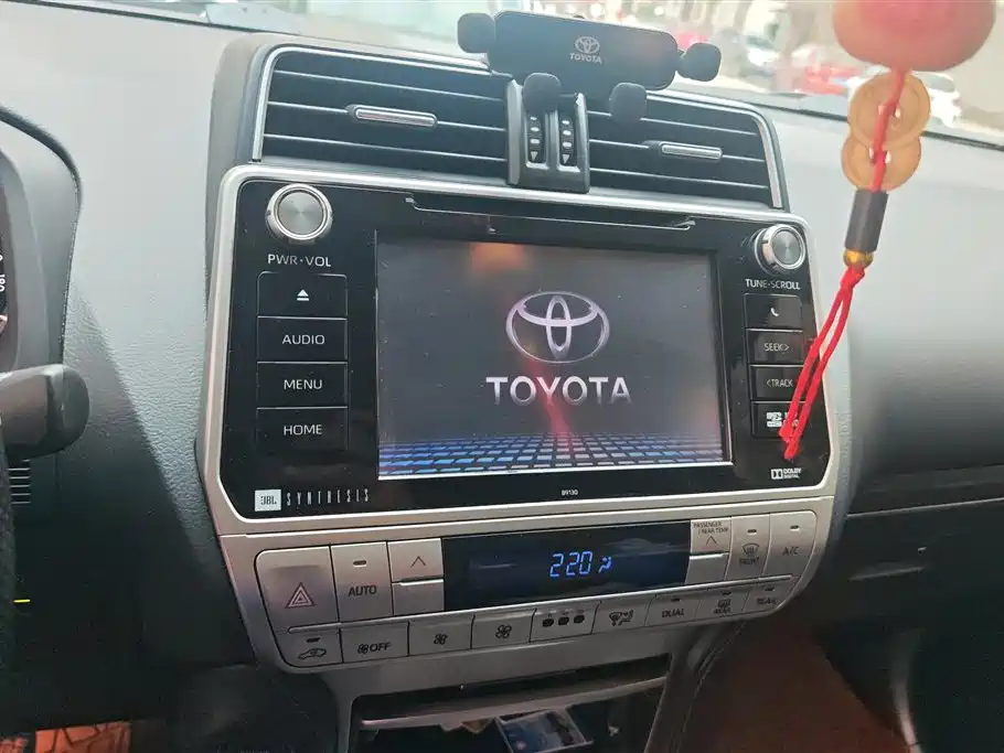 Toyota Prado 2019 — фото 13