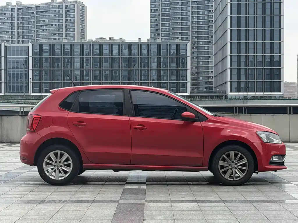 Volkswagen Polo 2015 — фото 4
