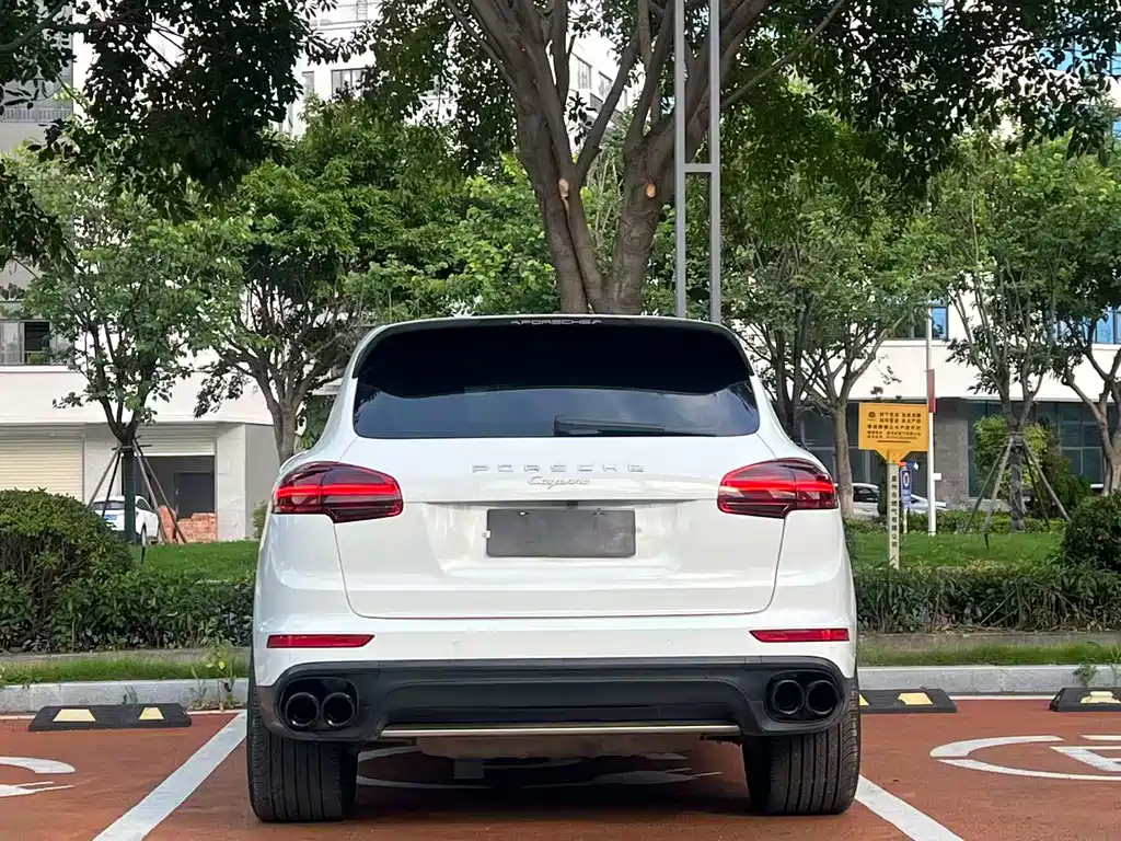 Porsche Cayenne 2017 — фото 8