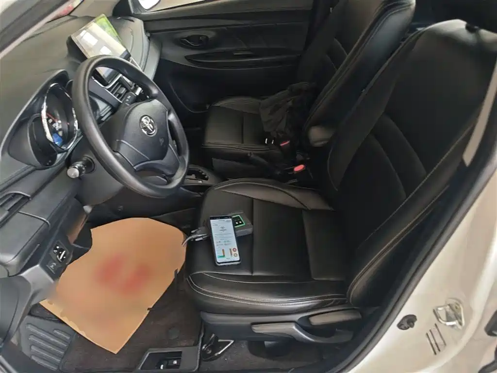 Toyota Yaris L 2020 — фото 15