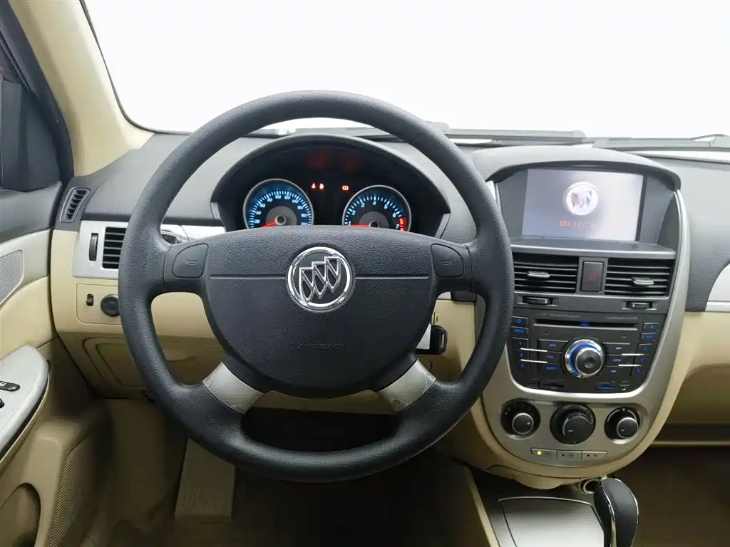 Buick Excelle 2013 — фото 11