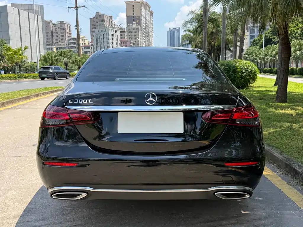 Mercedes-Benz E-Class 2022