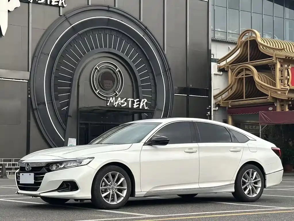 Honda Accord 2022 — фото 1