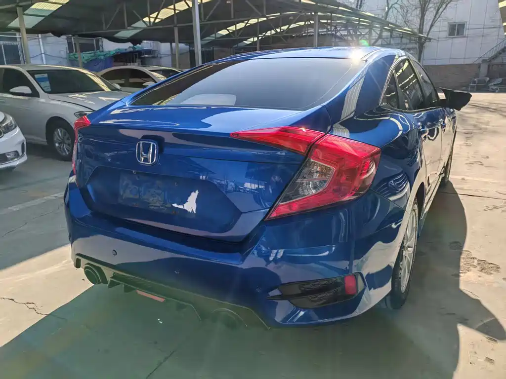 Honda Civic 2017 — фото 9
