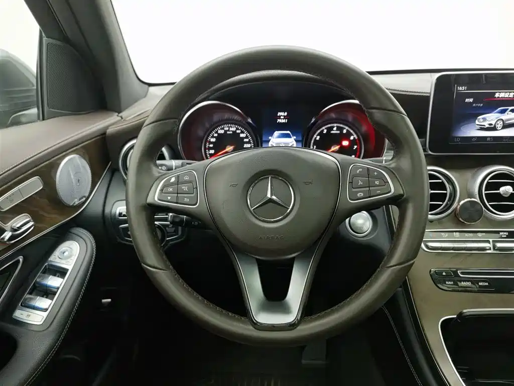 Mercedes-Benz GLC 2016 — фото 11