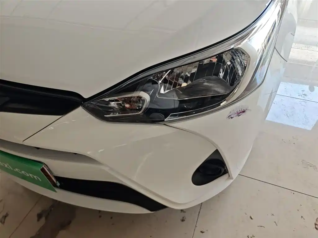 Toyota Yaris L 2020 — фото 24