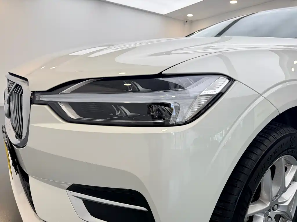 Volvo XC60 2019 — фото 8