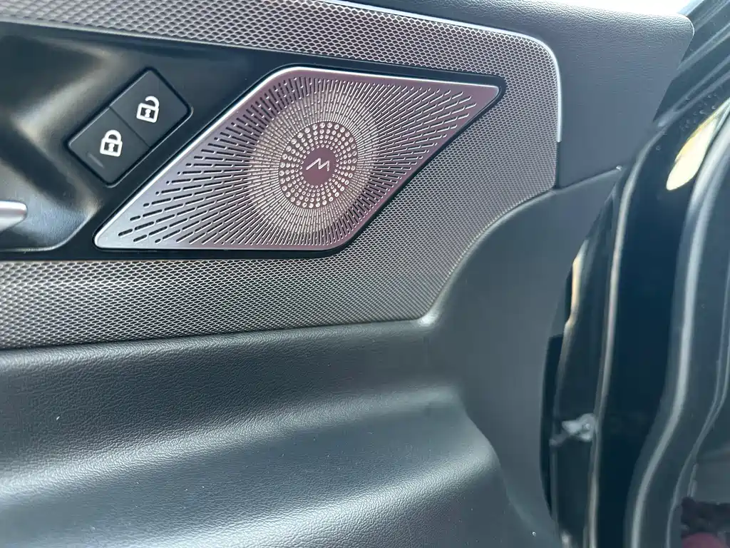 Jaguar XEL 2022 — фото 12