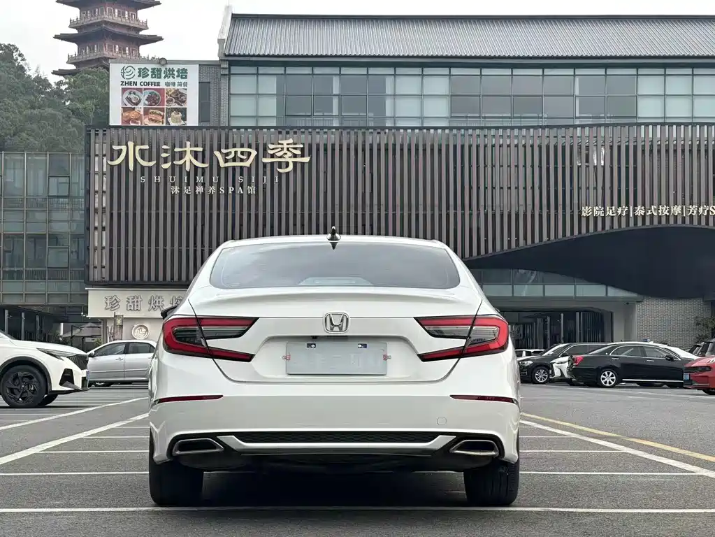 Honda Accord 2022 — фото 17