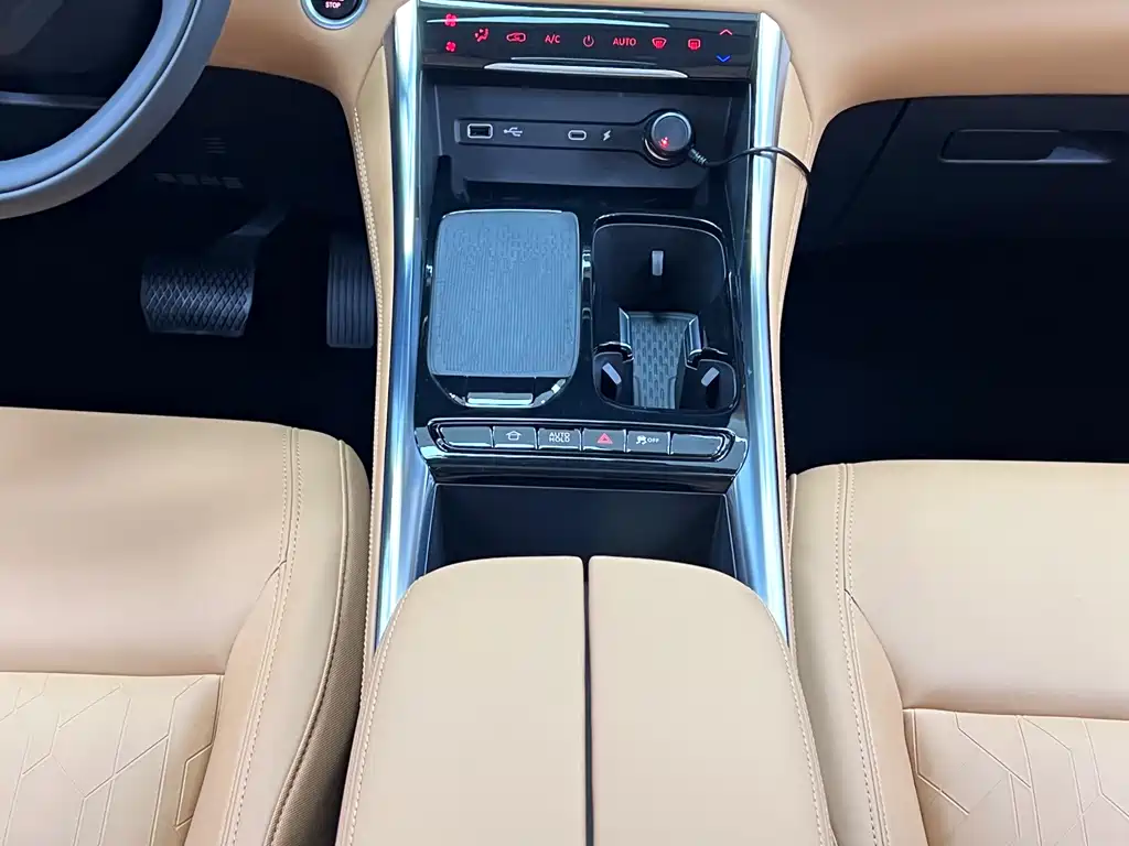 Maxus G50 PHEV 2025 — фото 24