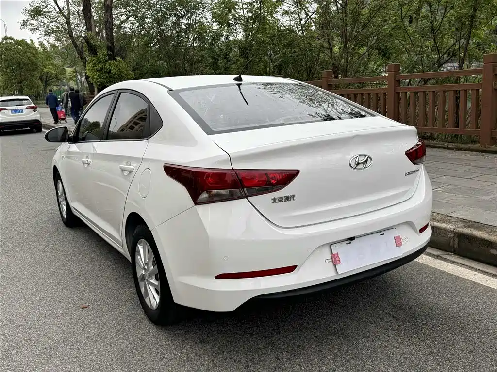 Hyundai Verna 2017 — фото 4