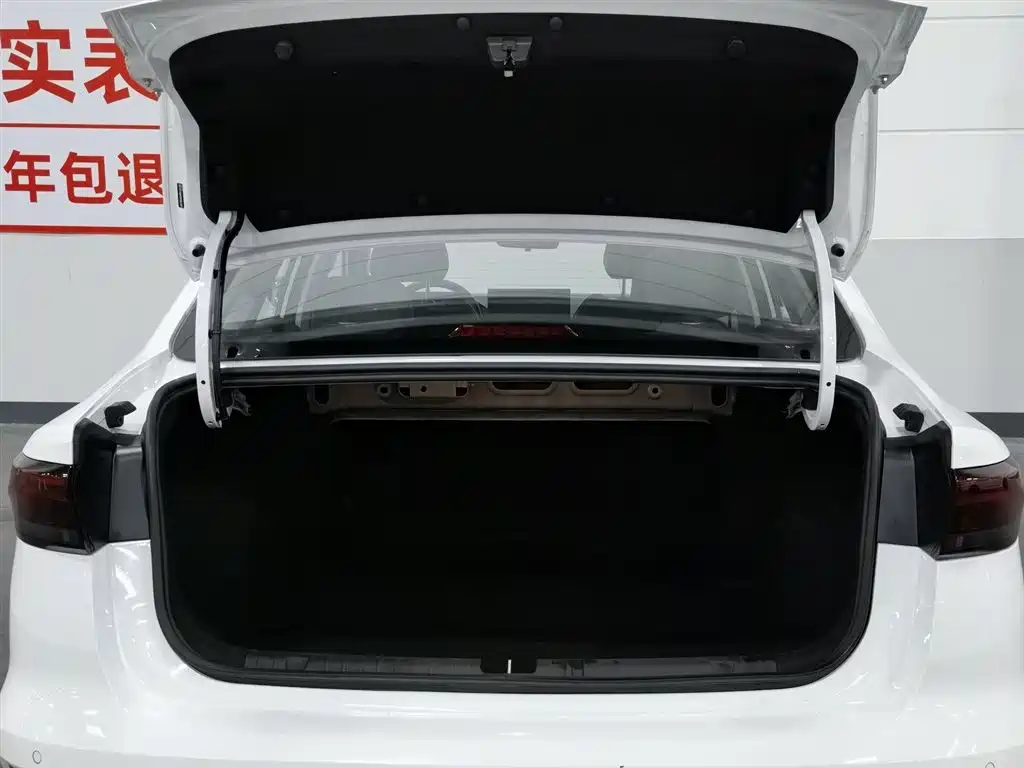 Geely Emgrand 2023 — фото 16