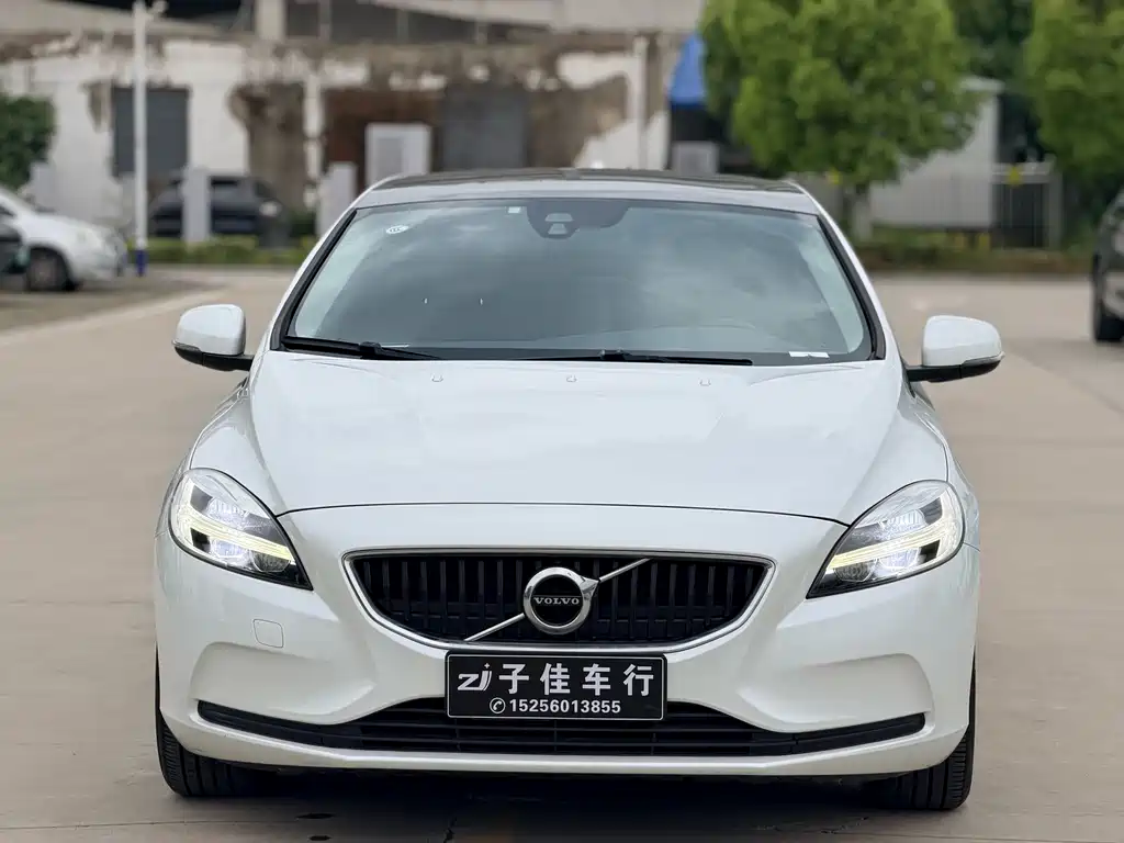 Volvo V40 2017 — фото 2
