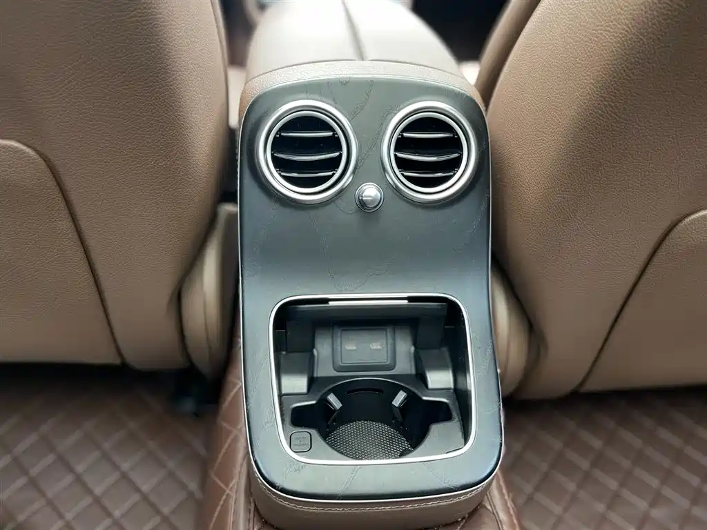 Mercedes-Benz E-Class 2023 — фото 14