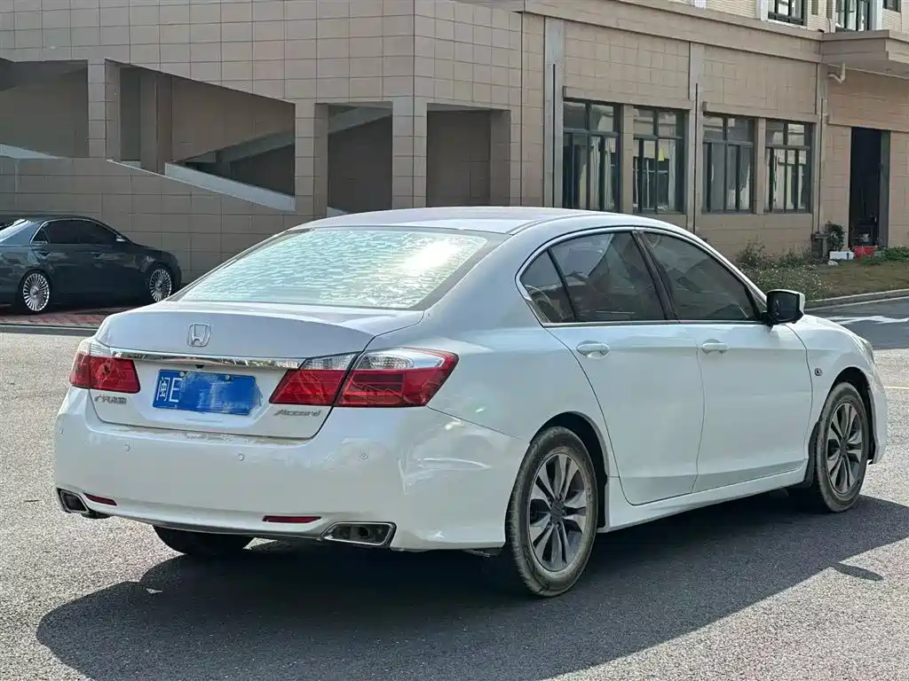 Honda Accord 2015 — фото 7