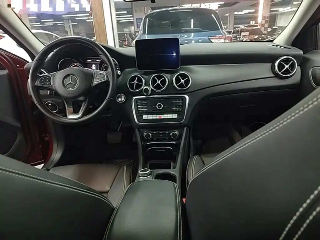 Mercedes-Benz GLA 2018 — фото 10
