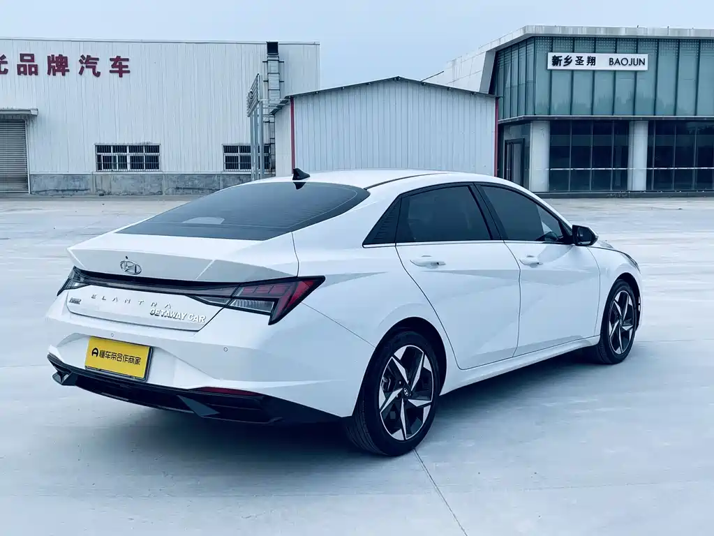Hyundai Elantra 2023