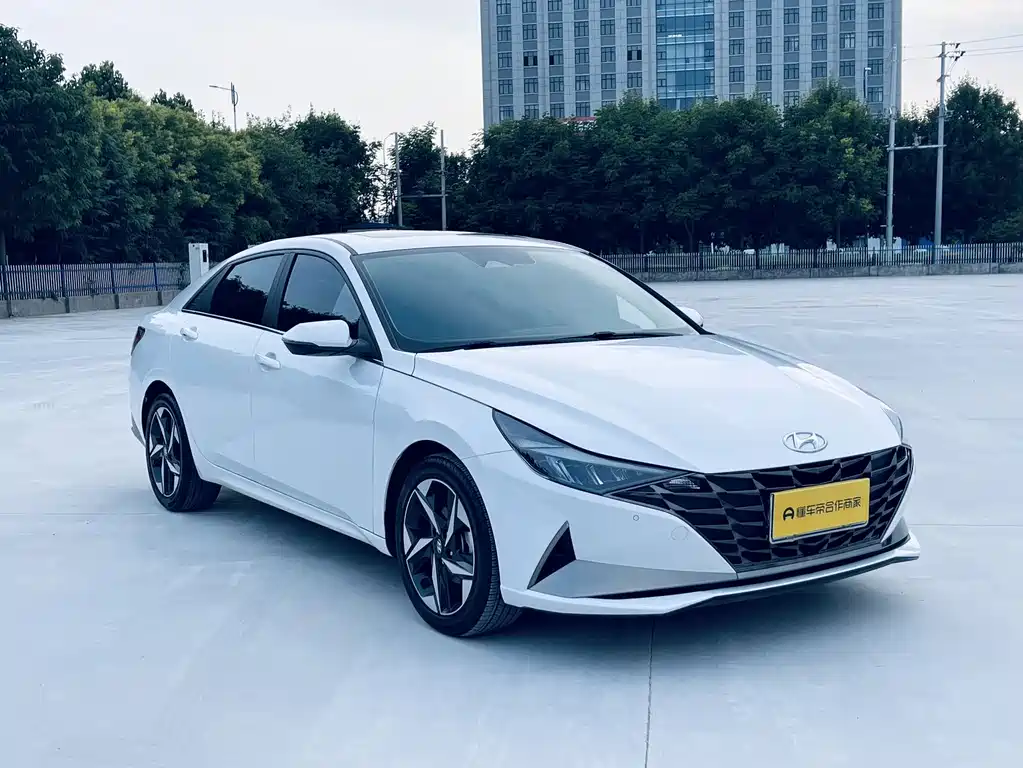 Hyundai Elantra 2023