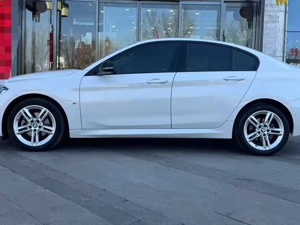 BMW 1 Series 2023