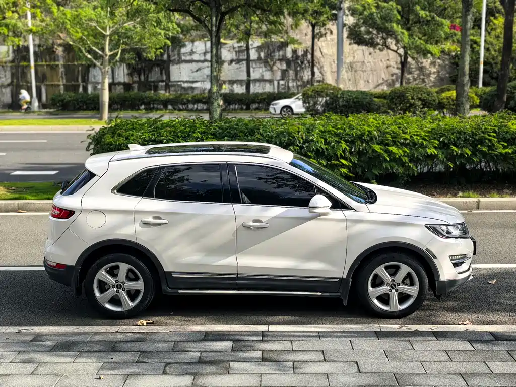 Lincoln MKC 2018 — фото 29
