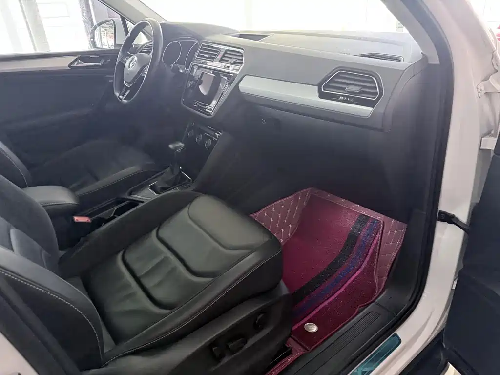 Volkswagen Tiguan L 2018 — фото 16