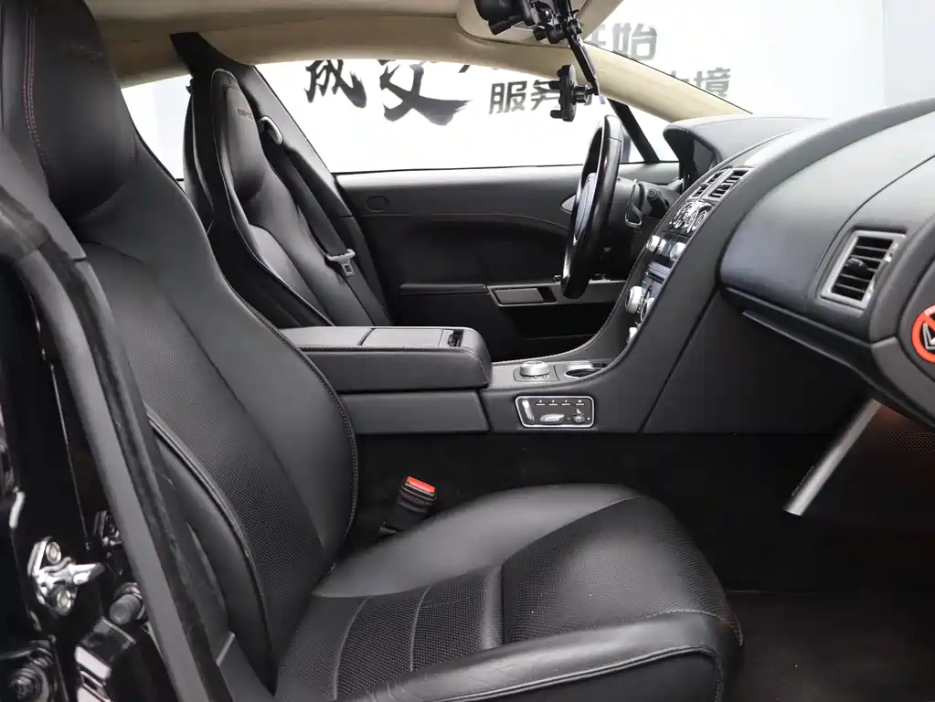 Aston Martin Rapide 2014 — фото 25