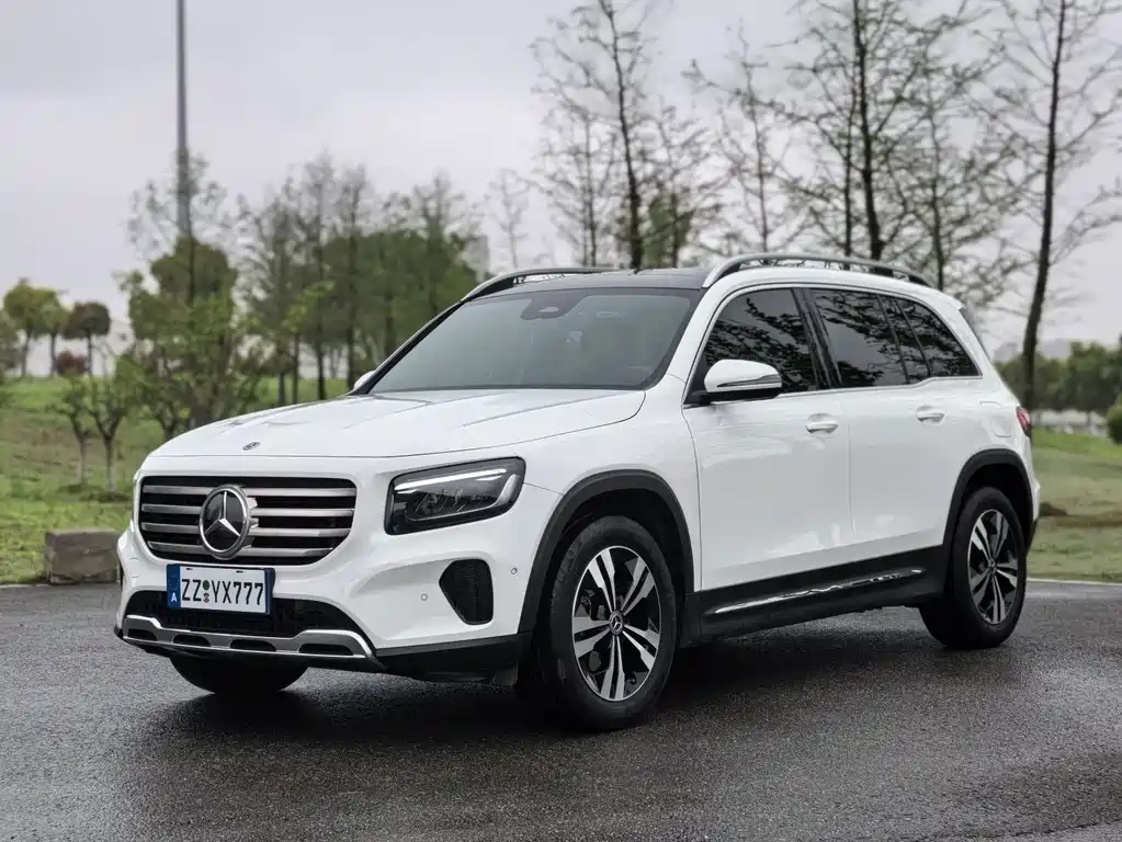 Mercedes-Benz GLB 2024 — фото 1